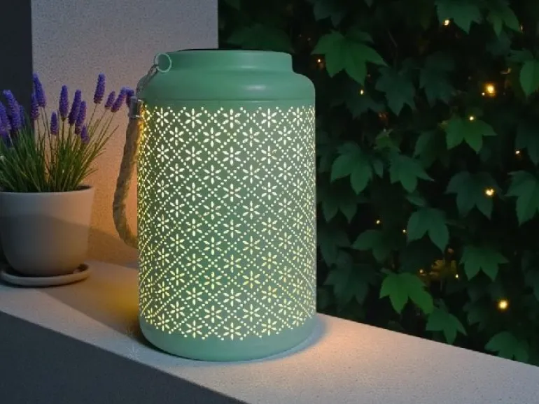 Dameco LED Solar Laterne in Grün aus Metall D15.5 cm H25.5 cm