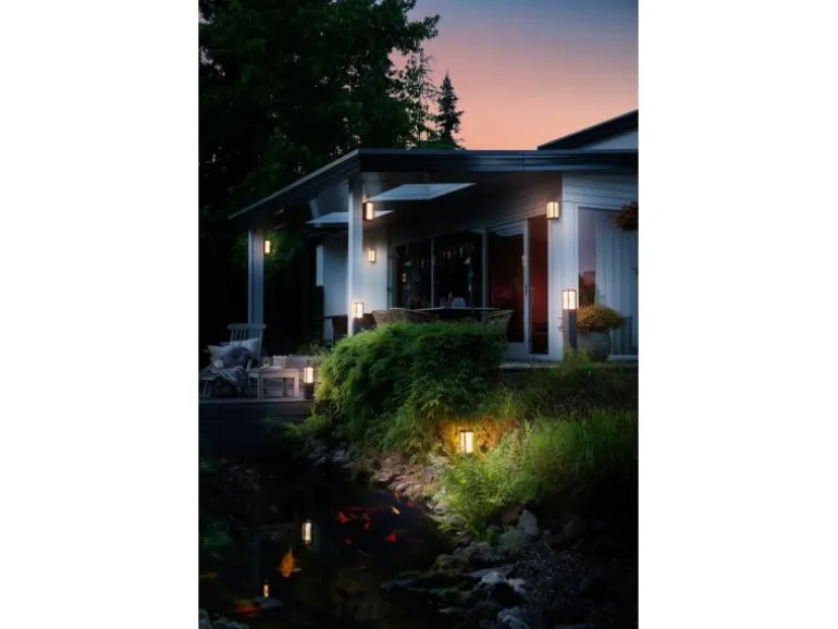 Philips Hue White & Color Ambiance Outdoor Impress Sockelleuchte Schwarz