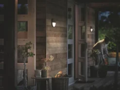 Philips myGarden Wandleuchte Capricorn, 600 lm mit Bewegungsmelder