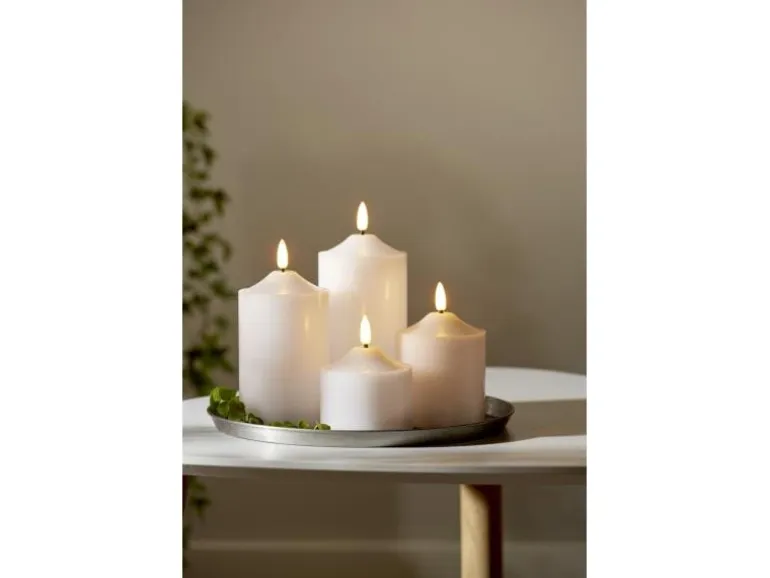 Star Trading LED-Kerze Pillar Flamme Ø 7.5 x 9.5 cm, Weiss