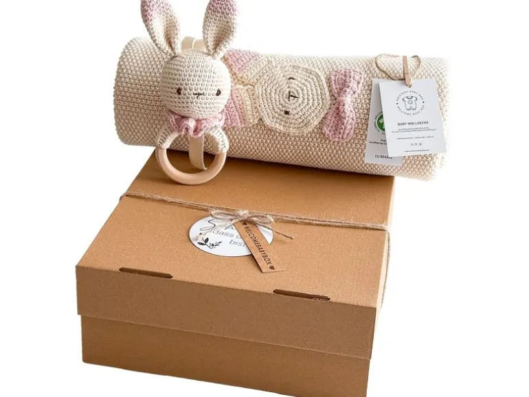Welcomebabybox Geschenkset Meli – Decke & Rasselhase