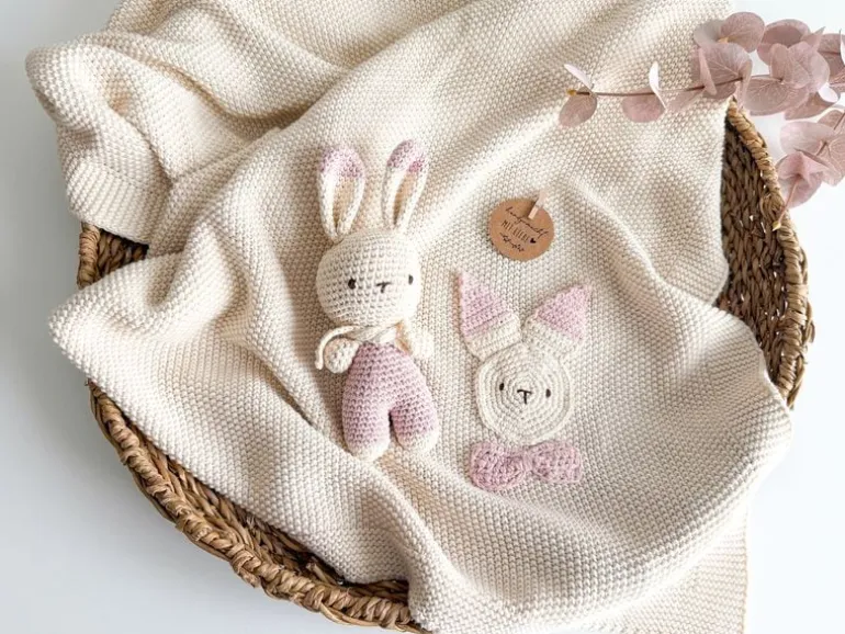 Welcomebabybox Geschenkset Lale – Decke & Hase